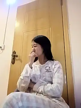 luy-xinh02 online show from October 2025 01:09:01 PM