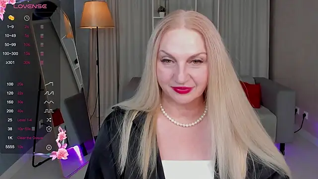 Nina Devillle online show from October 2025 03:56:02 PM