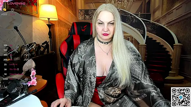 Snapshot of Nina_Devillle chatting on May 2026 10:16:02 PM Nina Devillle online show from May 2026 10:16:02 PM