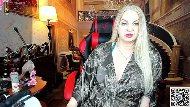 Snapshot of Nina_Devillle chatting on May 2026 12:01:01 PM Nina Devillle online show from May 2026 12:01:01 PM