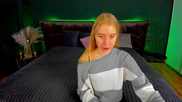 Alina Blonde online show from October 2025 05:38:02 AM