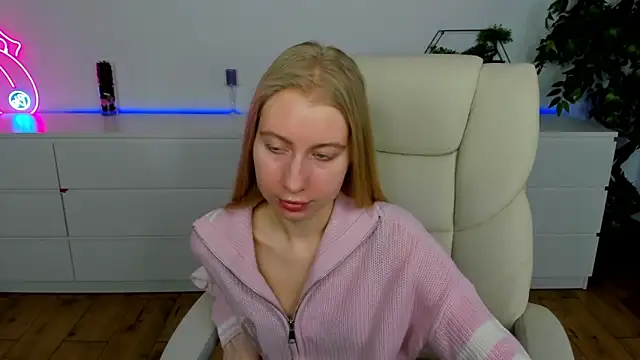 Alina Blonde online show from March 2026 06:41:02 AM