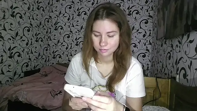 Snapshot of YourEmilie chatting on September 2025 09:15:02 PM YourEmilie online show from September 2025 09:15:02 PM