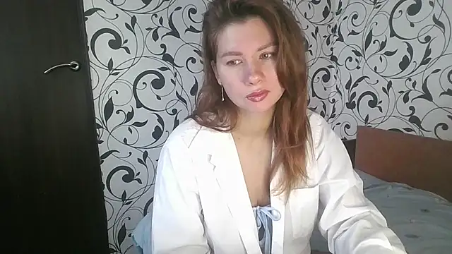 Snapshot of YourEmilie chatting on October 2025 07:52:02 AM YourEmilie online show from October 2025 07:52:02 AM