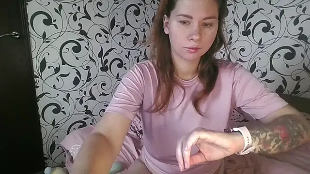 YourEmilie online show from November 2025 11:09:01 AM