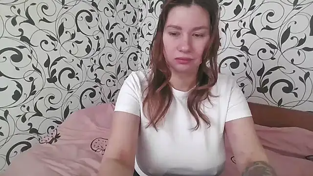 Snapshot of YourEmilie chatting on February 2026 09:03:02 AM YourEmilie online show from February 2026 09:03:02 AM