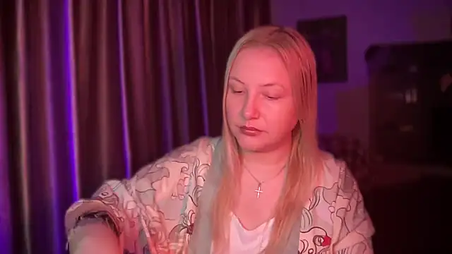 BikiHellena online show from December 2025 09:49:01 AM