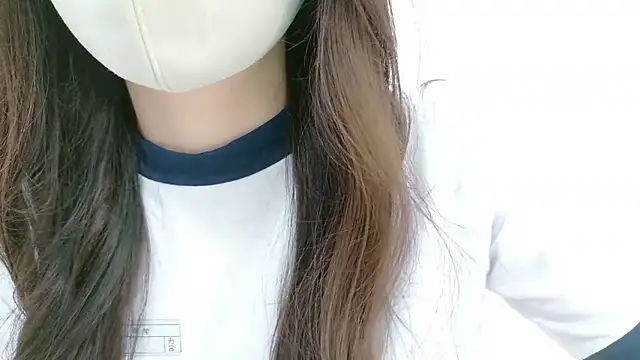 Snapshot of _Mia_land_ chatting on October 2025 01:04:02 PM  Mia land  online show from October 2025 01:04:02 PM