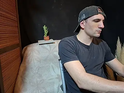 Snapshot of ObeyLust chatting on October 2025 04:47:01 AM ObeyLust online show from October 2025 04:47:01 AM