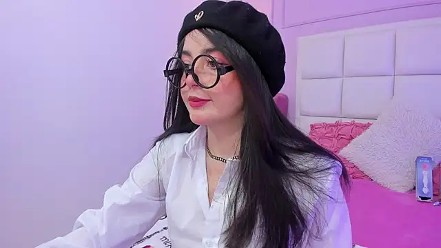 Ashleypetit online show from February 2026 12:19:01 PM