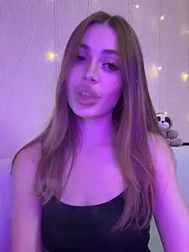 Elizabeth Tay online show from December 2025 05:40:02 PM