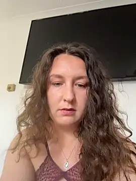 Snapshot of AnielaMarie chatting on September 2025 11:12:01 AM AnielaMarie online show from September 2025 11:12:01 AM