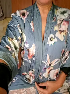 Snapshot of Miciaincalor chatting on October 2025 09:31:01 AM Miciaincalor online show from October 2025 09:31:01 AM