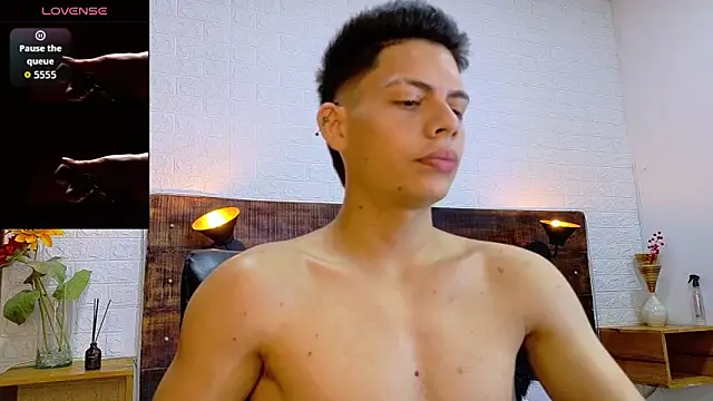 JhosuaVega online show from October 2025 09:13:01 PM