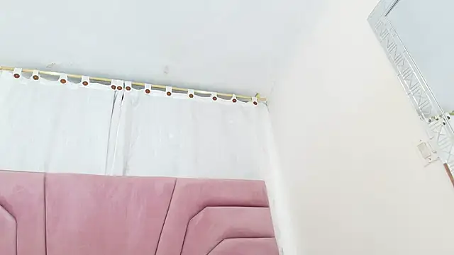 miajhonsonx online show from March 2026 04:11:02 PM