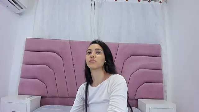 Snapshot of miajhonsonx chatting on April 2026 01:34:02 PM miajhonsonx online show from April 2026 01:34:02 PM