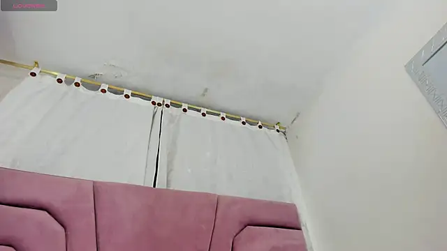 Snapshot of miajhonsonx chatting on May 2026 02:44:01 PM miajhonsonx online show from May 2026 02:44:01 PM