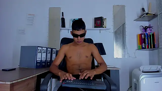 Snapshot of xxKamadevaxx chatting on February 2026 07:30:02 PM xxKamadevaxx online show from February 2026 07:30:02 PM