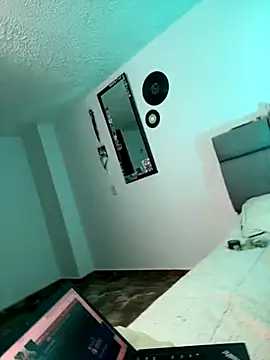 NaytonFreeman online show from October 2025 11:45:02 PM