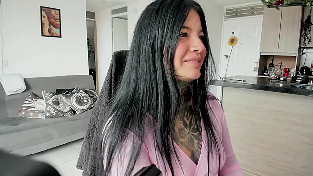 Unatatuada online show from April 2026 08:36:02 PM