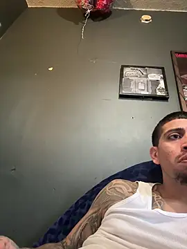 Snapshot of busnfatnutsLildee chatting on February 2026 09:32:01 PM busnfatnutsLildee online show from February 2026 09:32:01 PM