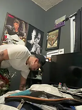 Snapshot of busnfatnutsLildee chatting on April 2026 08:31:02 AM busnfatnutsLildee online show from April 2026 08:31:02 AM
