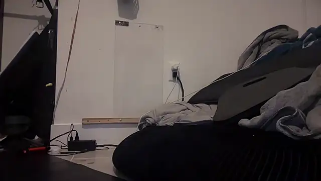 jasoncali305 online show from November 2025 01:49:02 PM