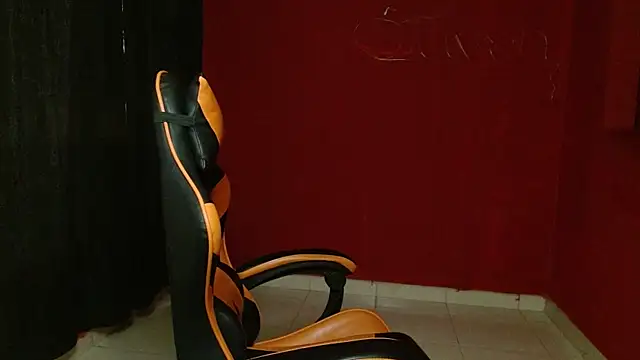 stvn hot online show from September 2025 10:35:01 PM