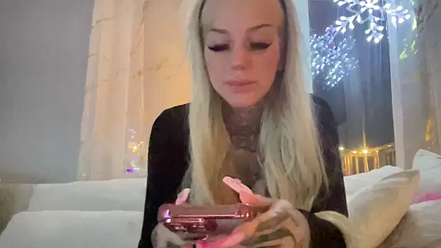 paulinaalatalo online show from December 2025 08:27:02 PM