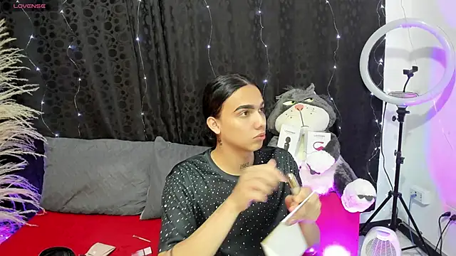 Snapshot of Almaazz chatting on May 2026 03:34:01 AM Almaazz online show from May 2026 03:34:01 AM