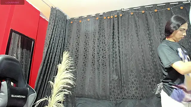 Snapshot of Almaazz chatting on May 2026 07:20:02 PM Almaazz online show from May 2026 07:20:02 PM