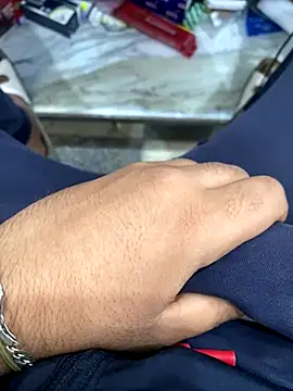 Snapshot of ali__ali210 chatting on November 2025 01:54:02 PM ali ali210 online show from November 2025 01:54:02 PM