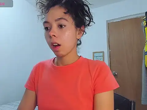 Snapshot of Annie_rosse1017 chatting on October 2025 01:52:02 AM Annie rosse1017 online show from October 2025 01:52:02 AM