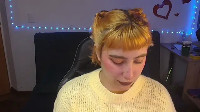 Snapshot of Miacatsito3 chatting on June 2026 02:43:02 AM Miacatsito3 online show from June 2026 02:43:02 AM