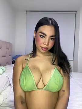 Snapshot of karolaalcendra chatting on March 2026 03:12:02 AM karolaalcendra online show from March 2026 03:12:02 AM