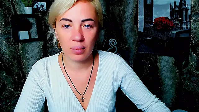 EmmaCat  online show from October 2025 05:06:01 AM