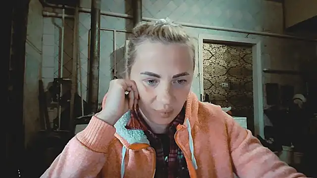 EmmaCat  online show from April 2026 12:20:01 PM