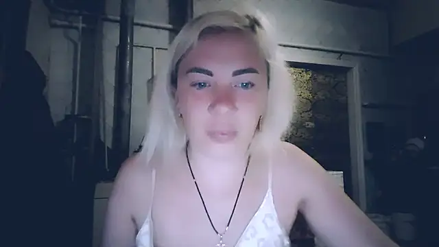 Snapshot of EmmaCat_ chatting on May 2026 03:01:02 AM EmmaCat online show from May 2026 03:01:02 AM