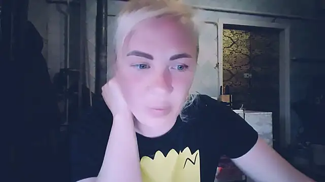 Snapshot of EmmaCat_ chatting on May 2026 11:31:02 AM EmmaCat online show from May 2026 11:31:02 AM