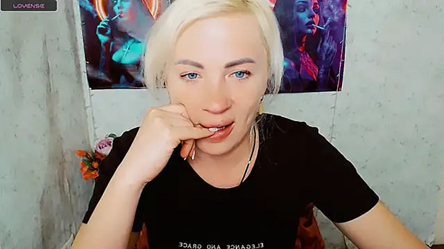 Snapshot of EmmaCat_ chatting on May 2026 07:59:01 AM EmmaCat online show from May 2026 07:59:01 AM