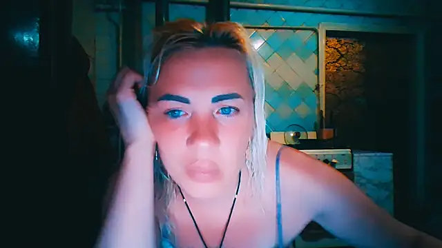 Snapshot of EmmaCat_ chatting on June 2026 07:02:02 PM EmmaCat online show from June 2026 07:02:02 PM