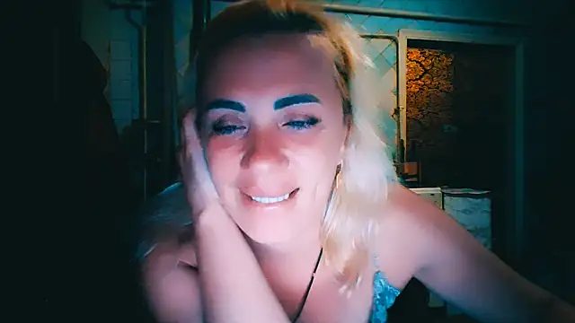 Snapshot of EmmaCat_ chatting on June 2026 06:50:01 PM EmmaCat online show from June 2026 06:50:01 PM