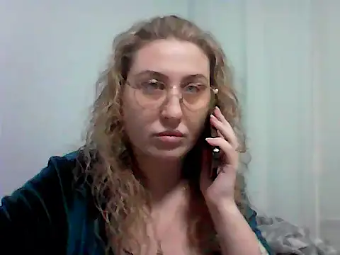 Osyvera online show from October 2025 07:53:01 PM