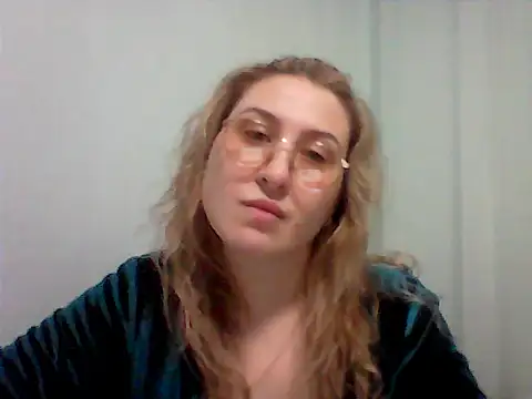 Osyvera online show from October 2025 03:08:02 PM