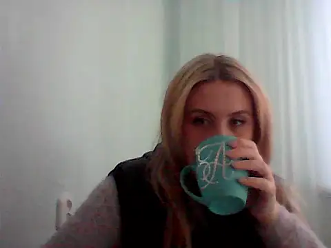Osyvera online show from October 2025 03:59:02 AM