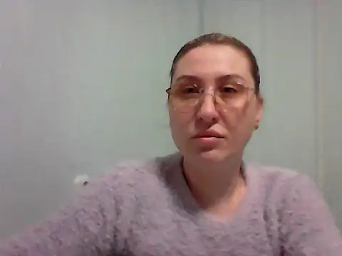 Osyvera online show from October 2025 05:10:02 PM