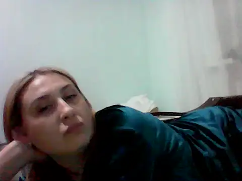 Osyvera online show from October 2025 07:13:01 PM