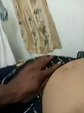 Snapshot of meenahotdarling chatting on September 2025 04:39:02 PM meenahotdarling online show from September 2025 04:39:02 PM