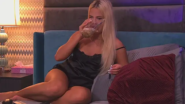 YssabelFox online show from September 2025 03:42:02 AM