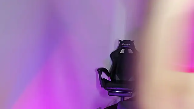 Snapshot of chiky_williams chatting on September 2025 12:39:02 PM chiky williams online show from September 2025 12:39:02 PM